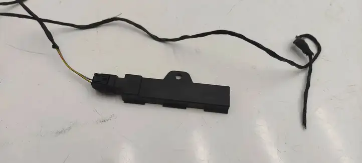 BMW 3 F30 F35 F31 (2012 - 2018) 9220831 Антенна бесключевого доступа — фото 2